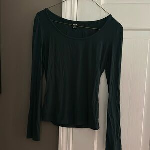 Like new! Teal soft tee